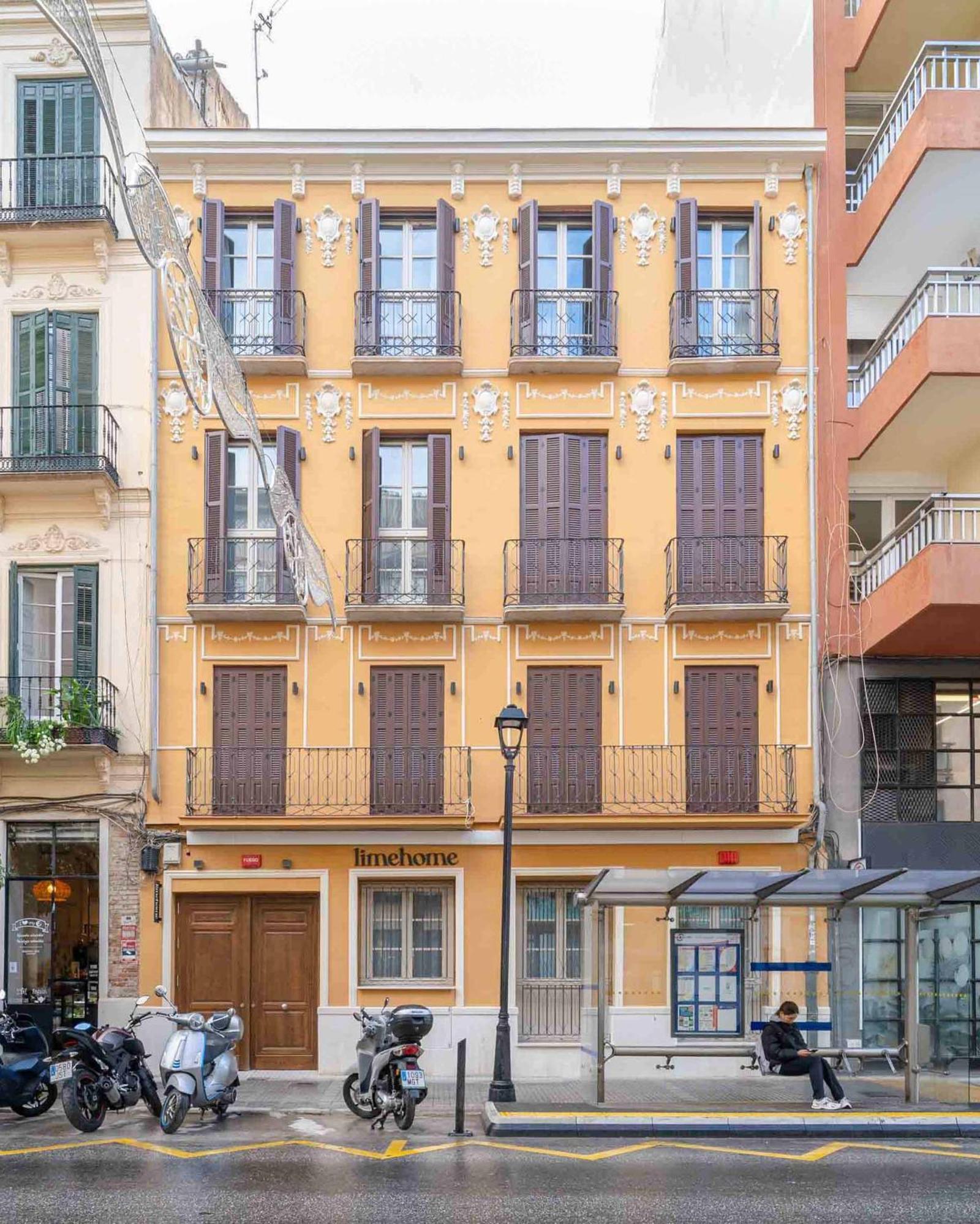 Limehome Malaga Calle Victoria Buitenkant foto