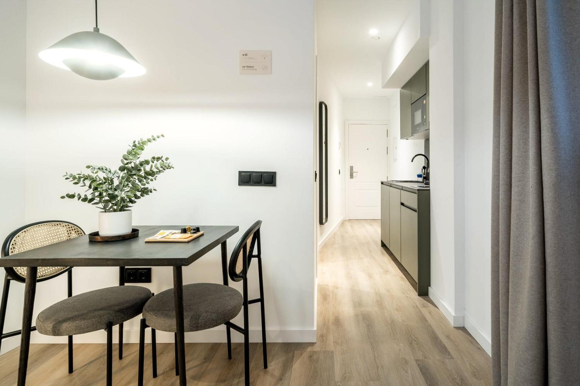 Limehome Malaga Calle Victoria Buitenkant foto