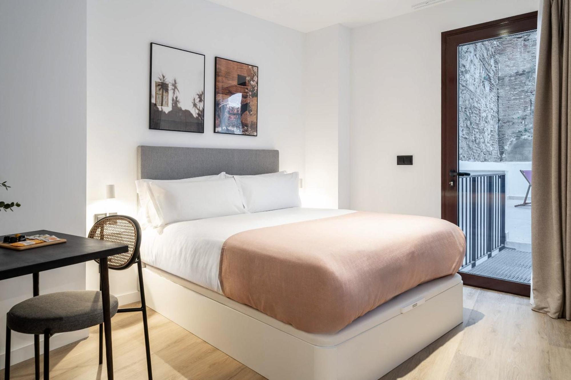 Limehome Malaga Calle Victoria Buitenkant foto