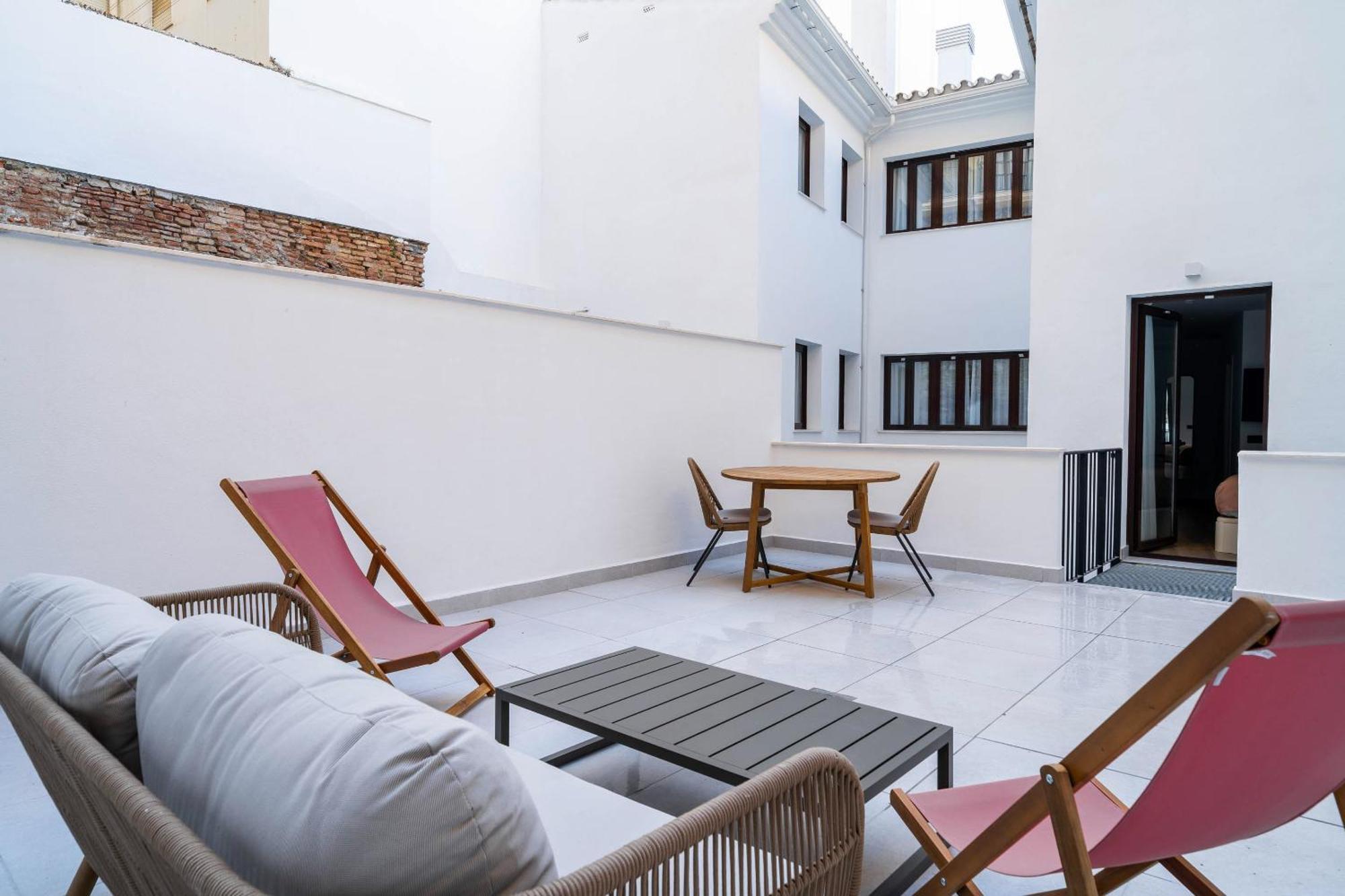 Limehome Malaga Calle Victoria Buitenkant foto
