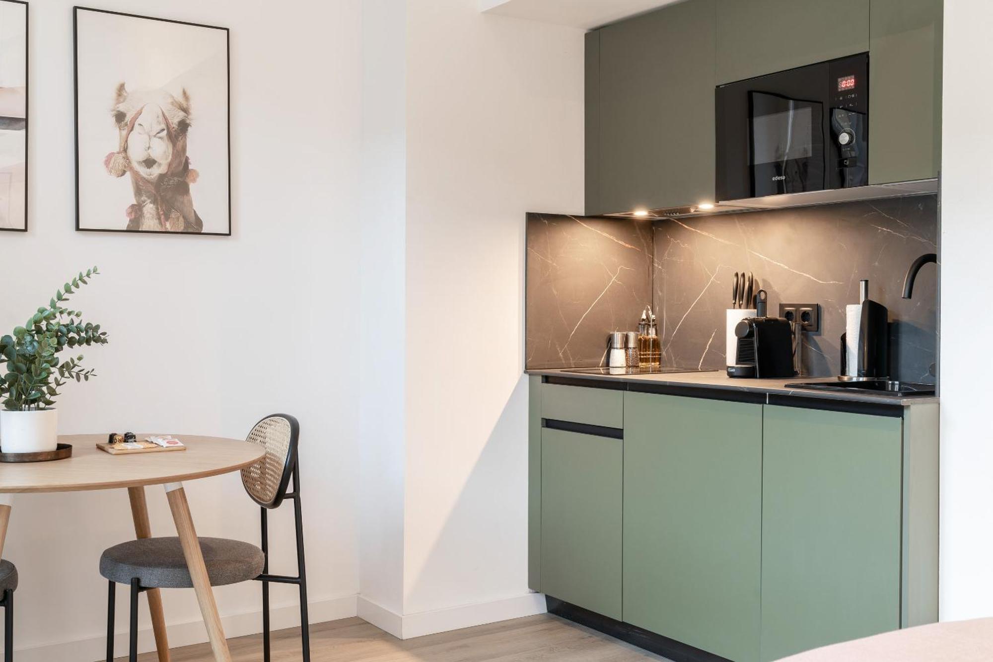Limehome Malaga Calle Victoria Buitenkant foto