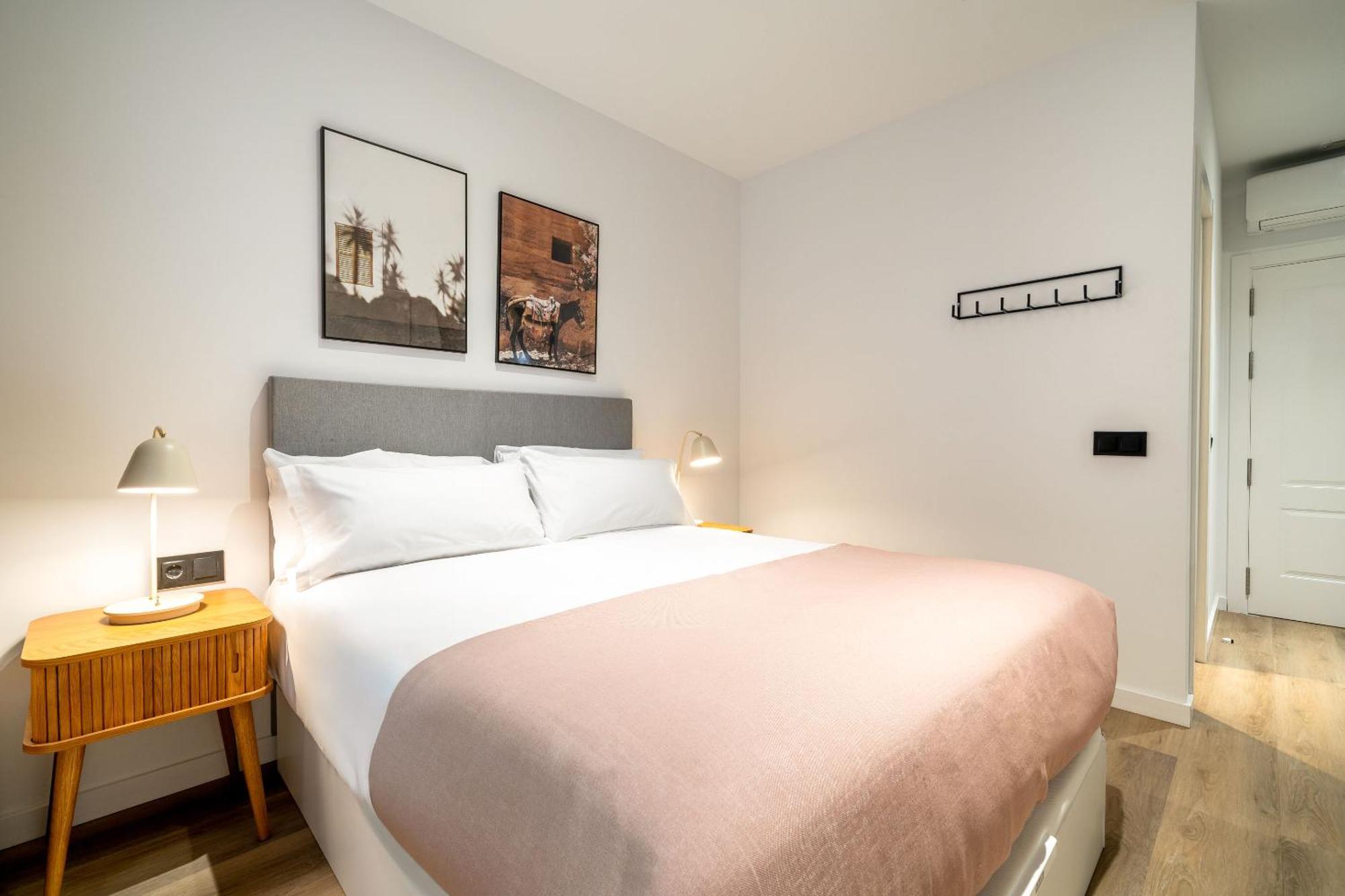 Limehome Malaga Calle Victoria Buitenkant foto