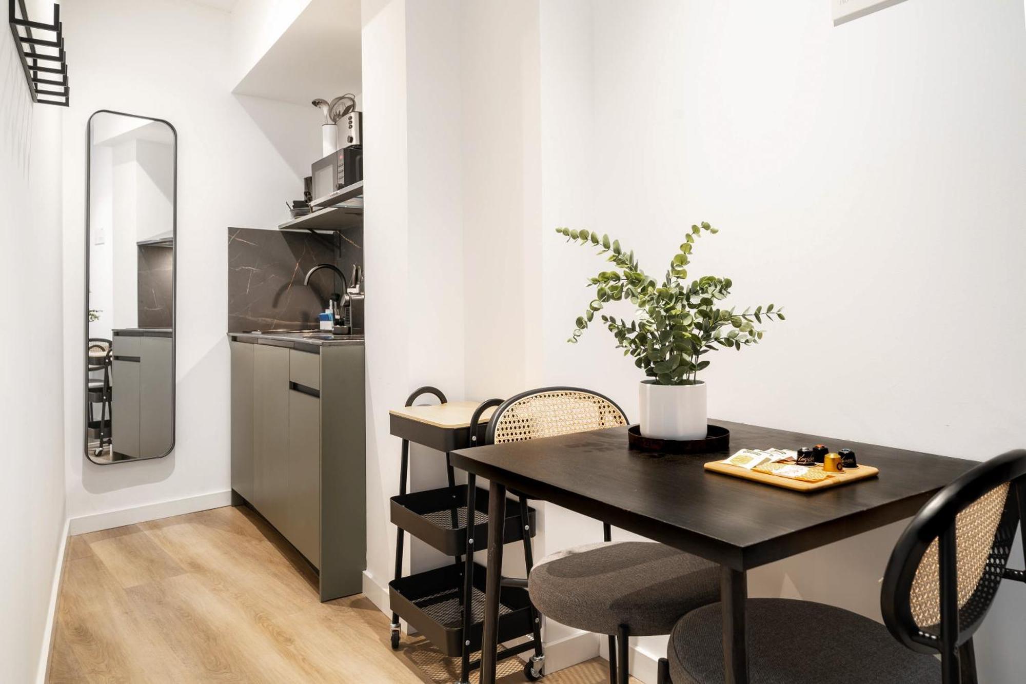 Limehome Malaga Calle Victoria Buitenkant foto